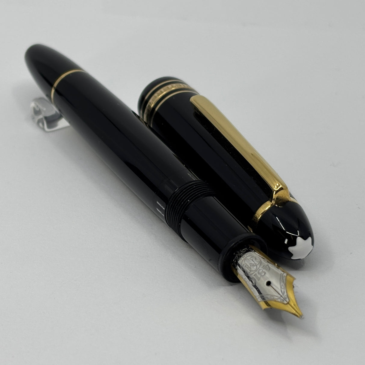Montblanc #146 Black Resin LeGrand Meisterstuck Fountain Pen - Fine 18kt Gold Nib (Generally Sold with 14kt Nib)