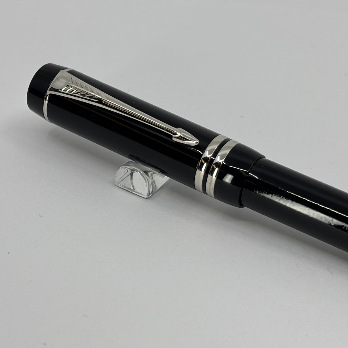 Parker Duofold International (Standard Size) Black Fountain Pen - Broad 18kt Gold Nib
