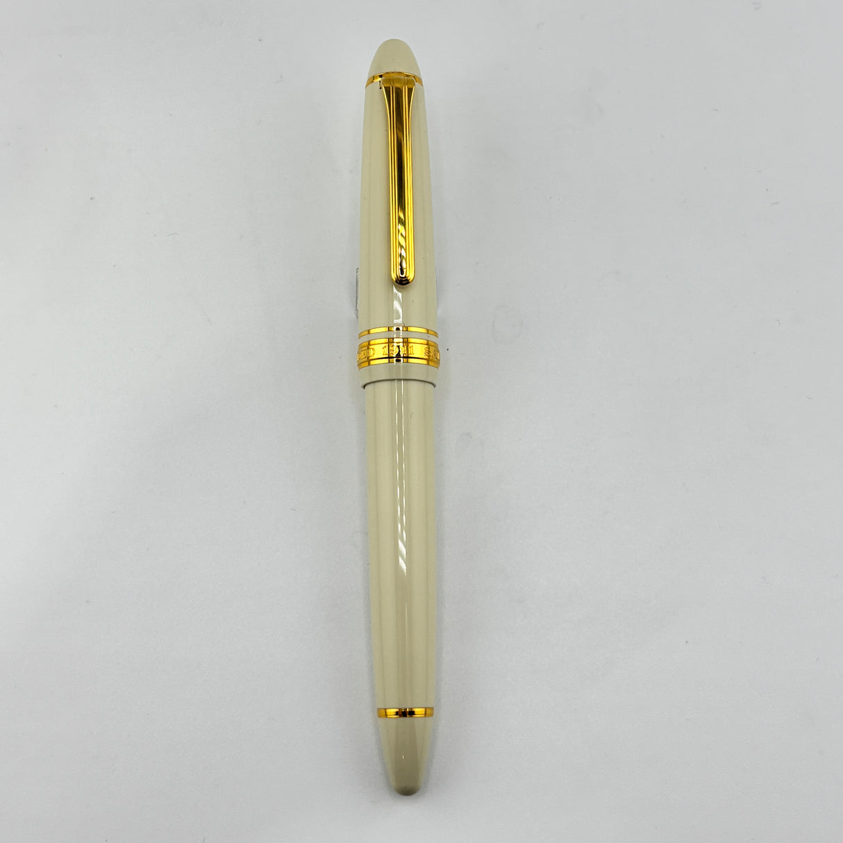Sailor 1911 Standard size cream color gold trim 14k nib - Fountain Pen