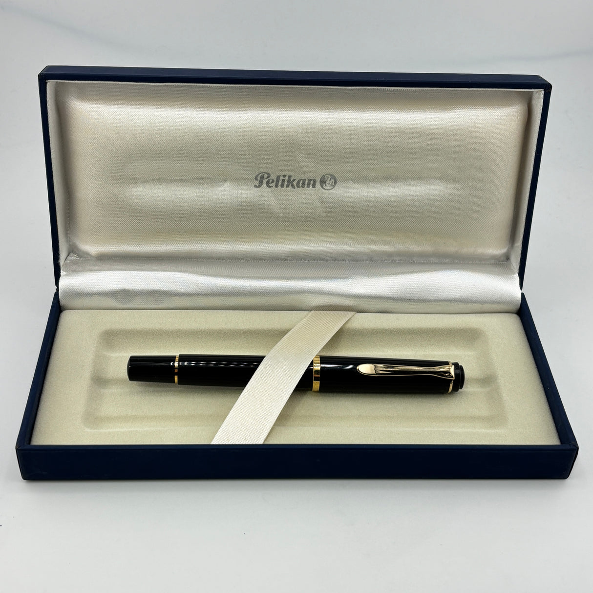 Pelikan M200 Black Steel nib rare double broad Italic - Fountain Pen