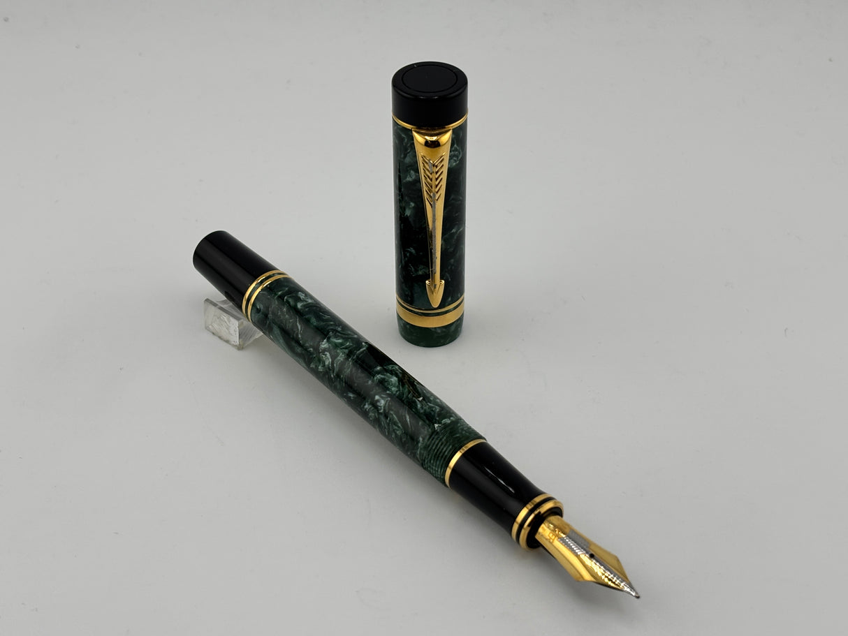 Parker Duofold Centennial Marbled Green Fountain Pen (Circa 1990) - Medium 18kt Gold Nib