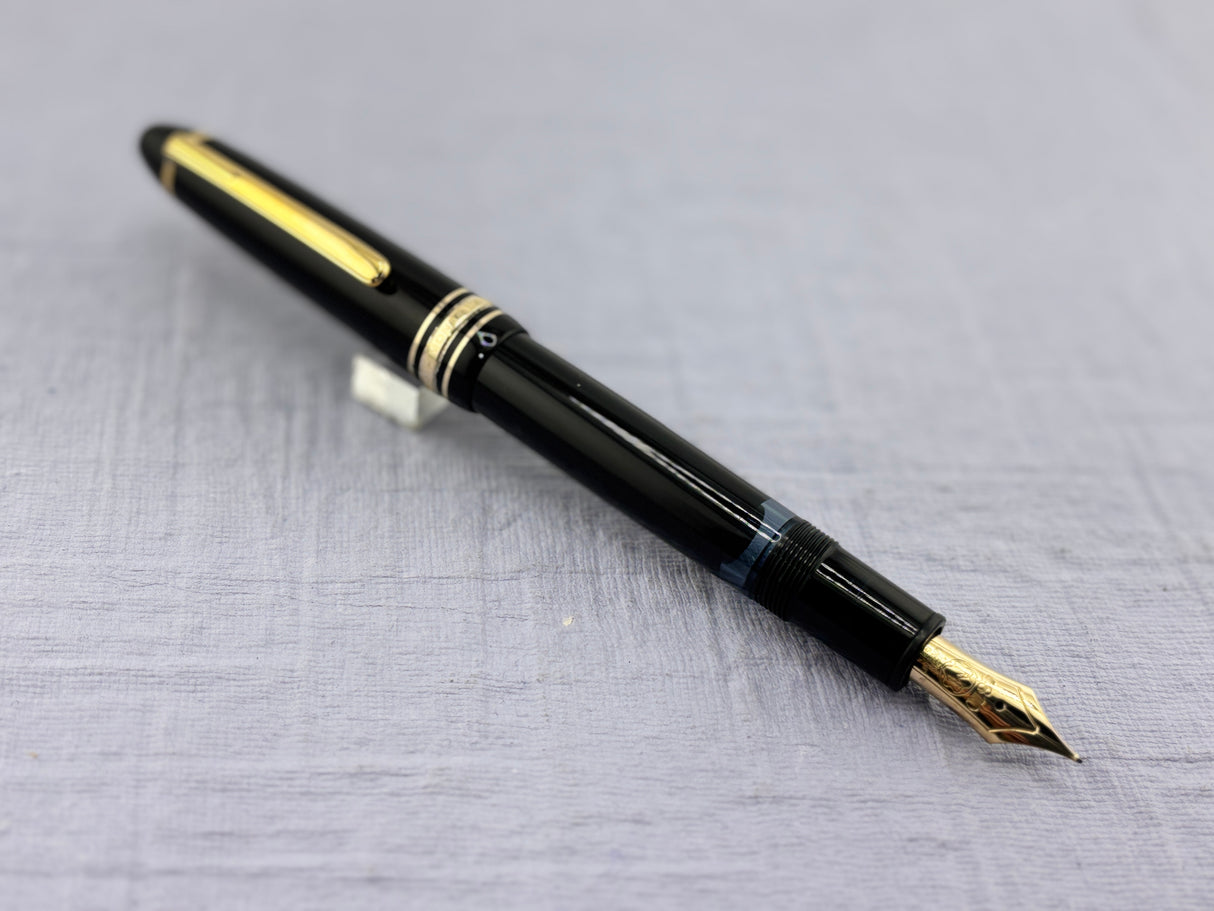 Montblanc 146 circa 1970 Excellent Medium Nib gold 14K585