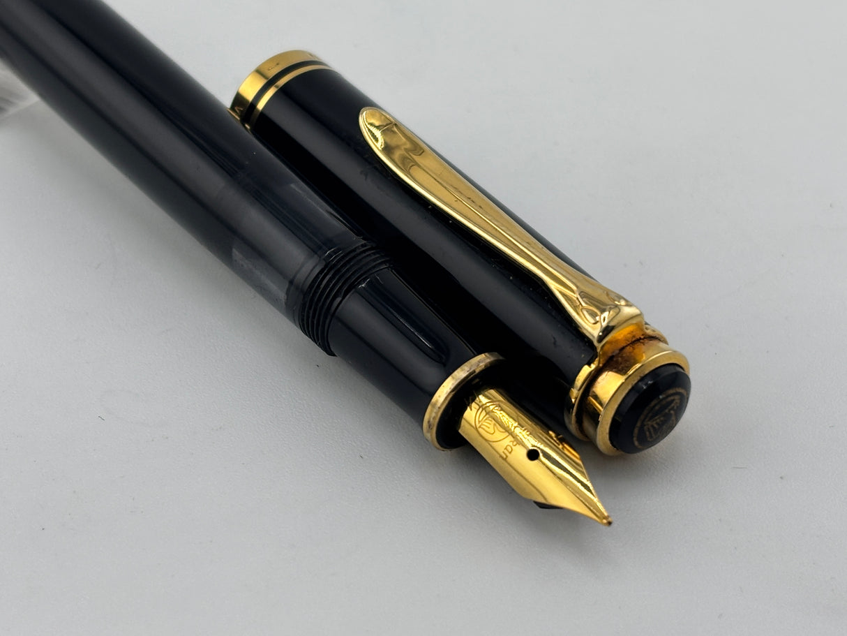 PELIKAN M200 Black gold trim circa 1995 - Fountain Pen