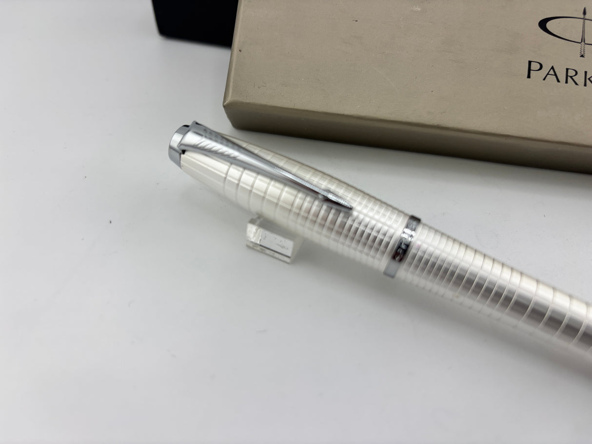 Parker Urban Premium Pearl - Fountain Pen