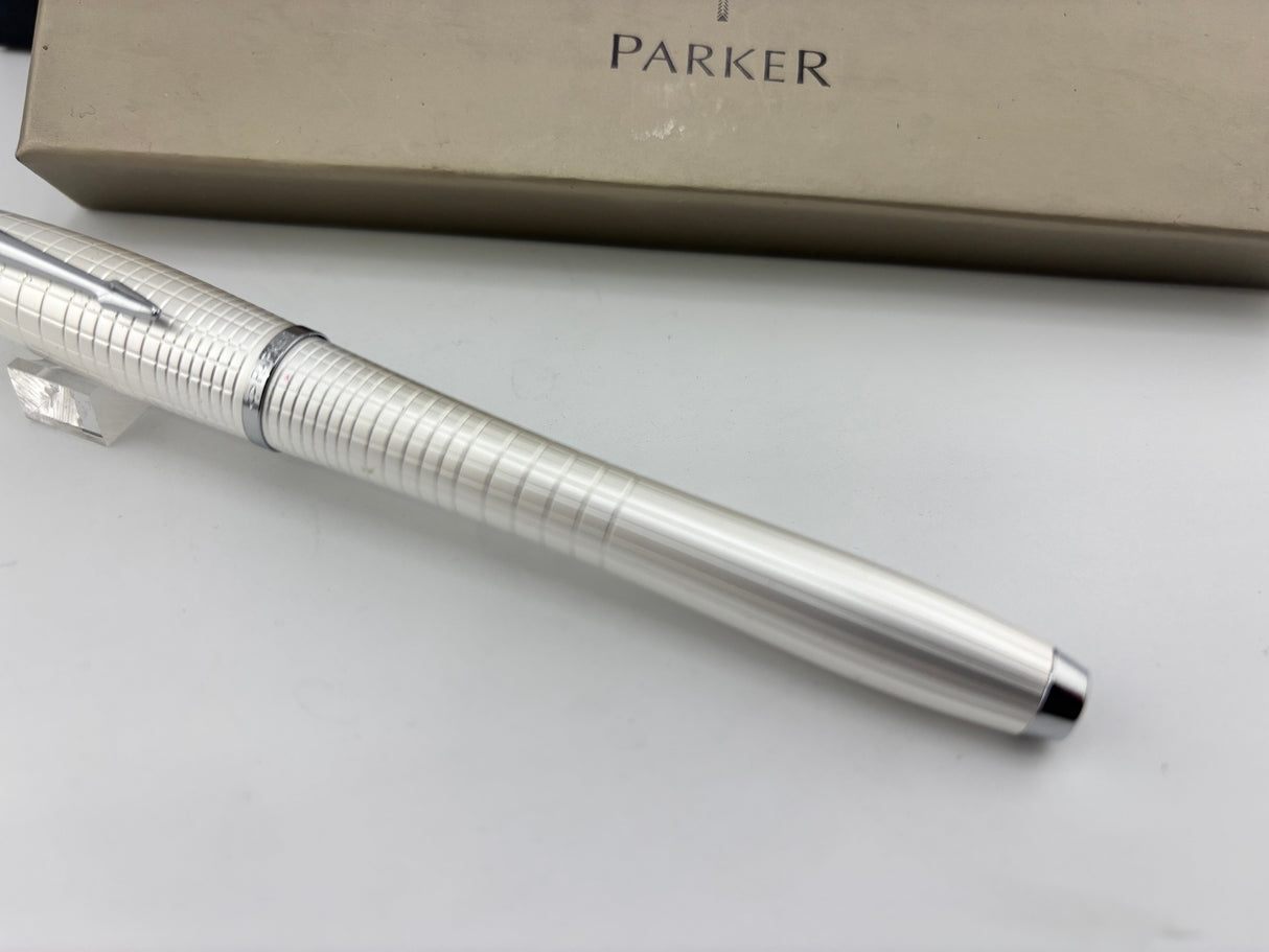 Parker Urban Premium Pearl - Fountain Pen
