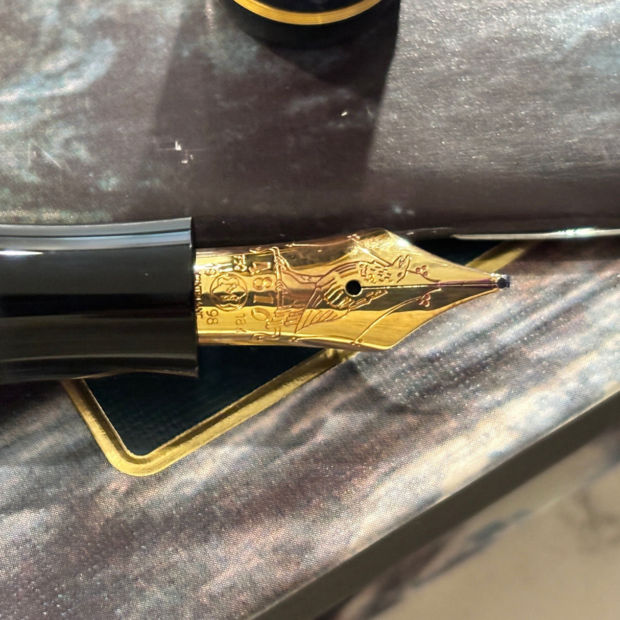 Montblanc Edgar Allan Poe Limited Edition - Fountain Pen - Broad 18kt Gold Nib