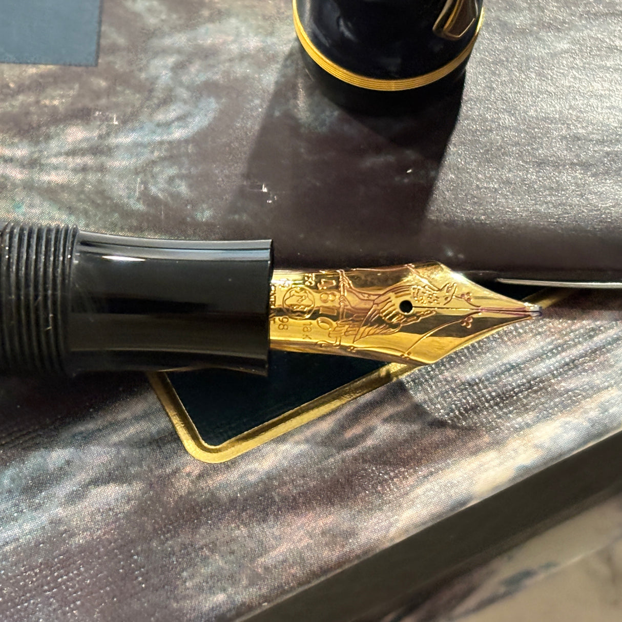 Montblanc Edgar Allan Poe Limited Edition - Fountain Pen - Broad 18kt Gold Nib