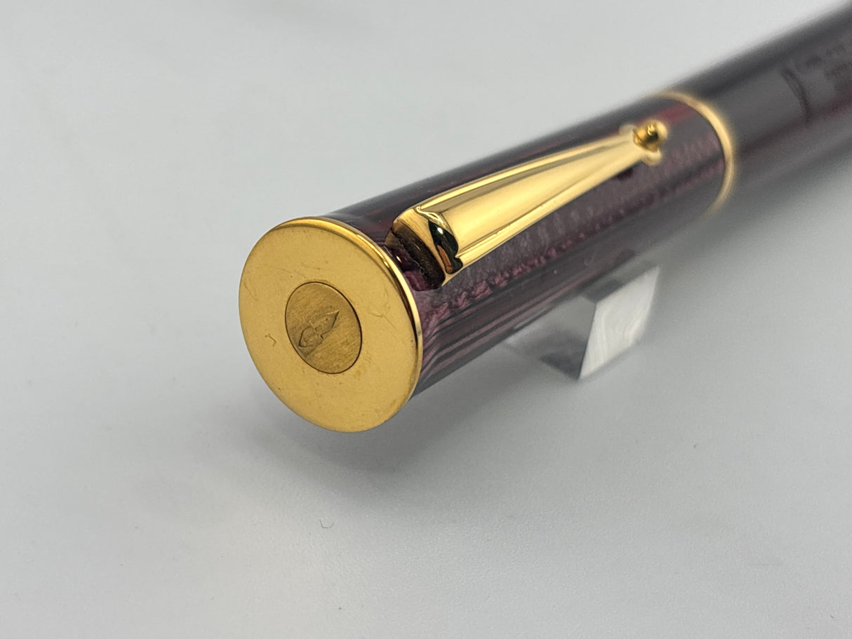 Delta Papillon Variegated Streaked Burgundy Resin Fountain Pen - Fine 18kt Gold Nib
