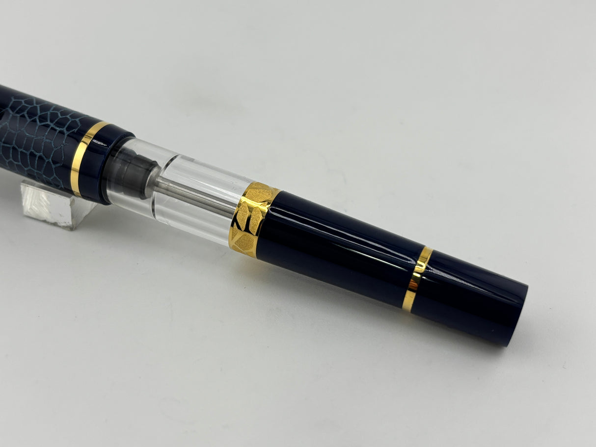 Gioia Luminosa Blue ink view piston filler - Fountain Pen