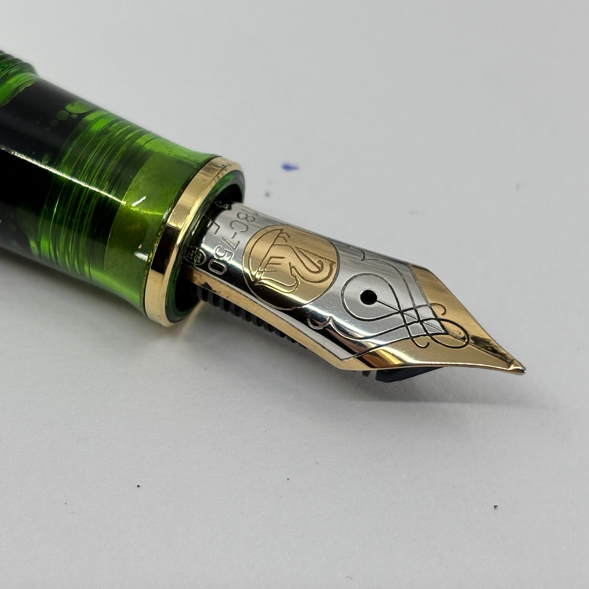 Pelikan M800 Green Transparent Edition, Original Version Fountain Pen - Circa 1992 - Fine 18kt Gold Nib