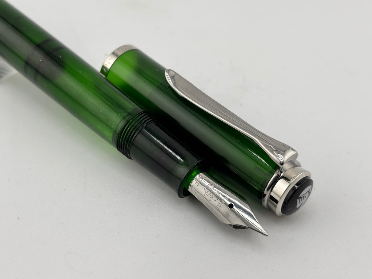 Pelikan M200 Green Demonstrator beautiful pen piston filler - Fountain Pen