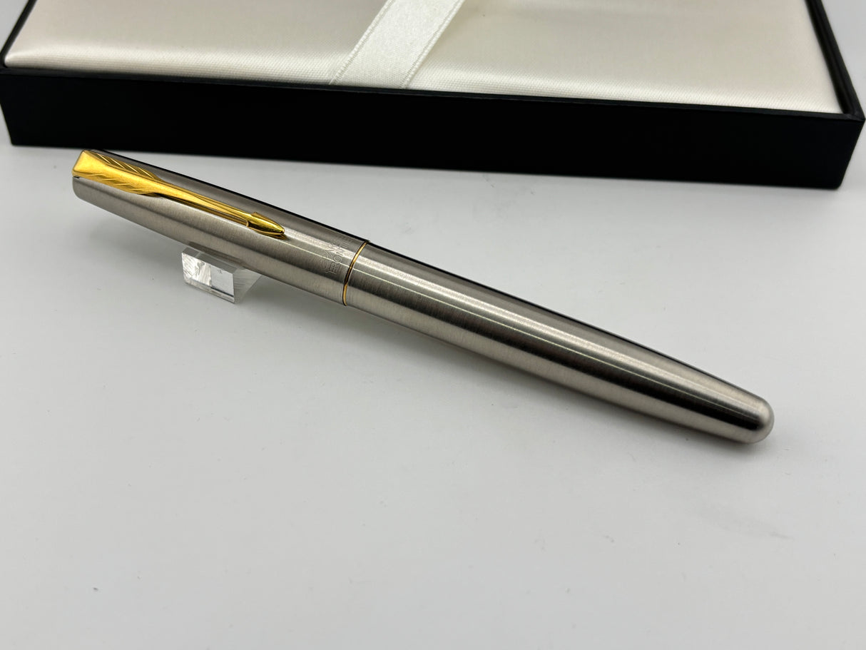Parker Frontier Chrome satin circa 2015 - Fountain Pen