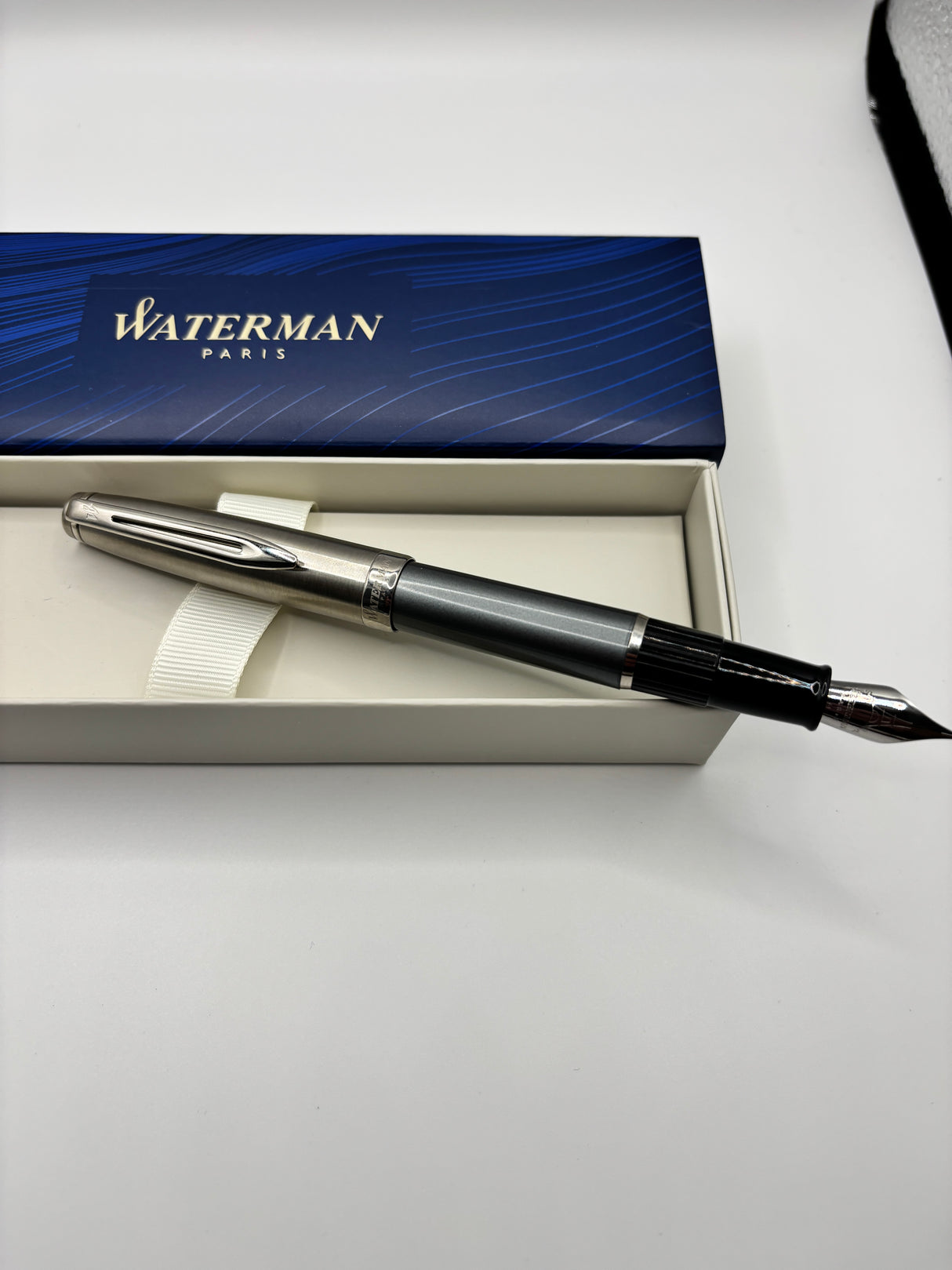 Waterman Hemisphere Chrome cap / Grey Barrel - Fountain Pen