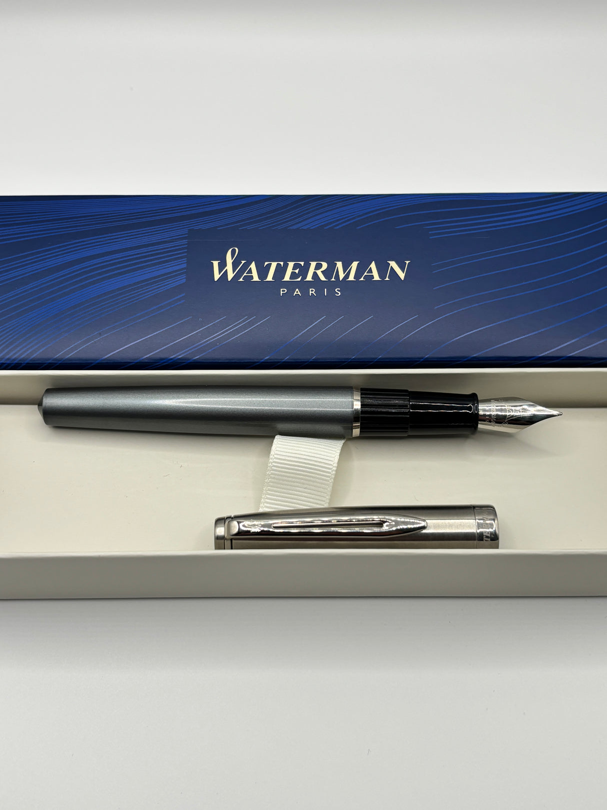 Waterman Hemisphere Chrome cap / Grey Barrel - Fountain Pen