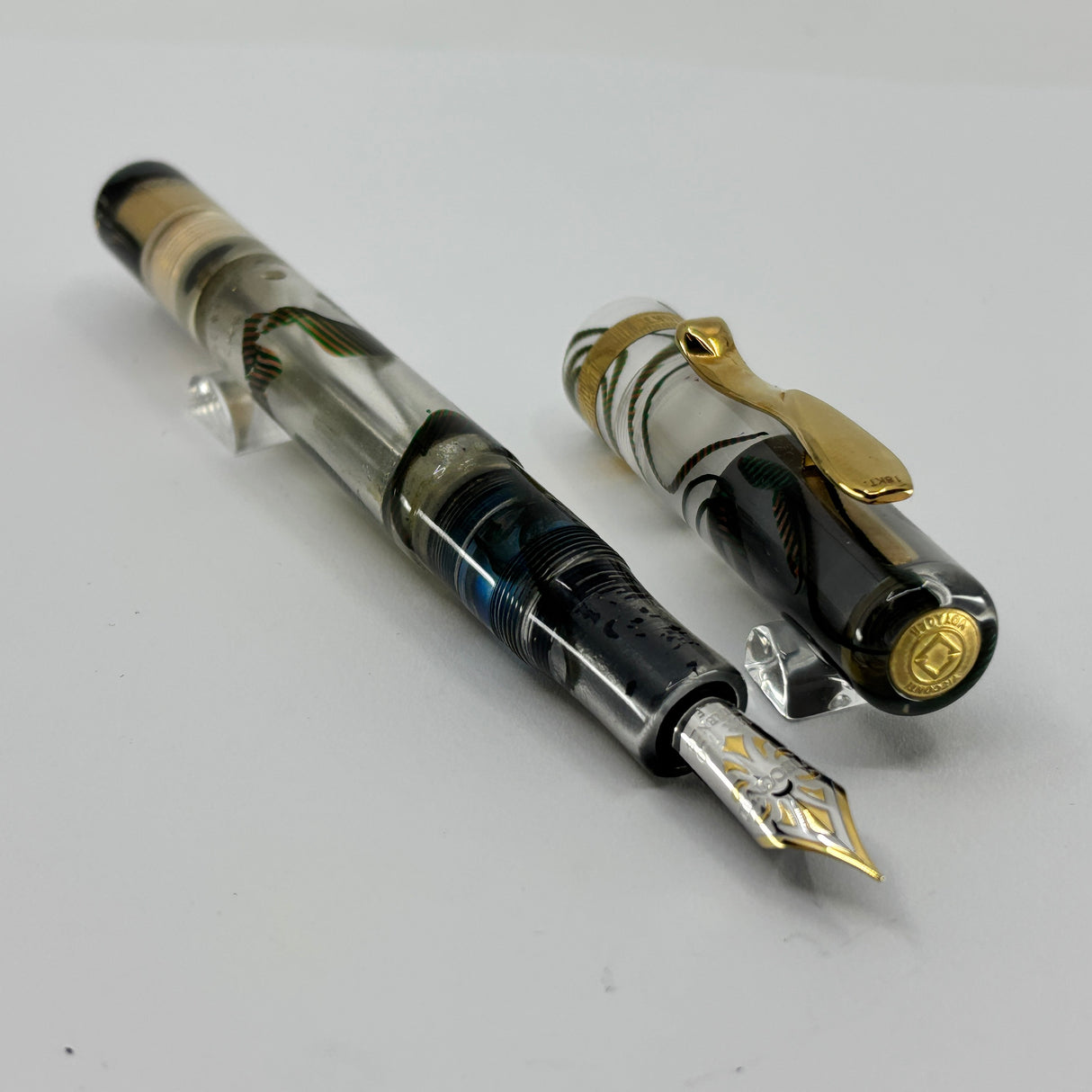 Visconti Voyager 18KT Demonstrator Limited Edition Fountain Pen - Clip & Cap Band are 18kt Gold + Fine 18kt Gold Nib!!!
