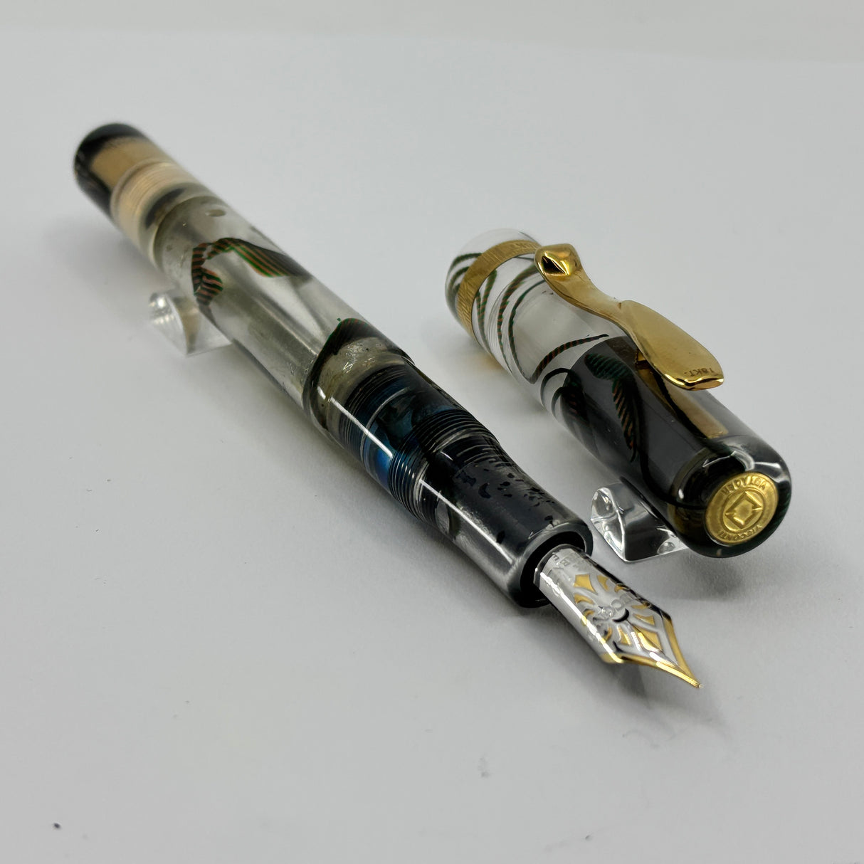 Visconti Voyager 18KT Demonstrator Limited Edition Fountain Pen - Clip & Cap Band are 18kt Gold + Fine 18kt Gold Nib!!!