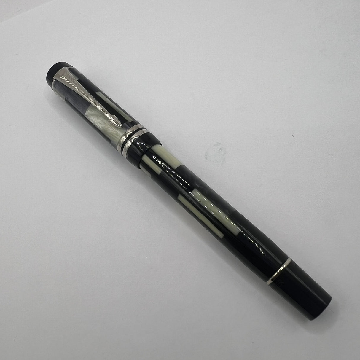 Parker Duofold Black Mosaic International Fountain Pen - Medium 18kt Gold Nib
