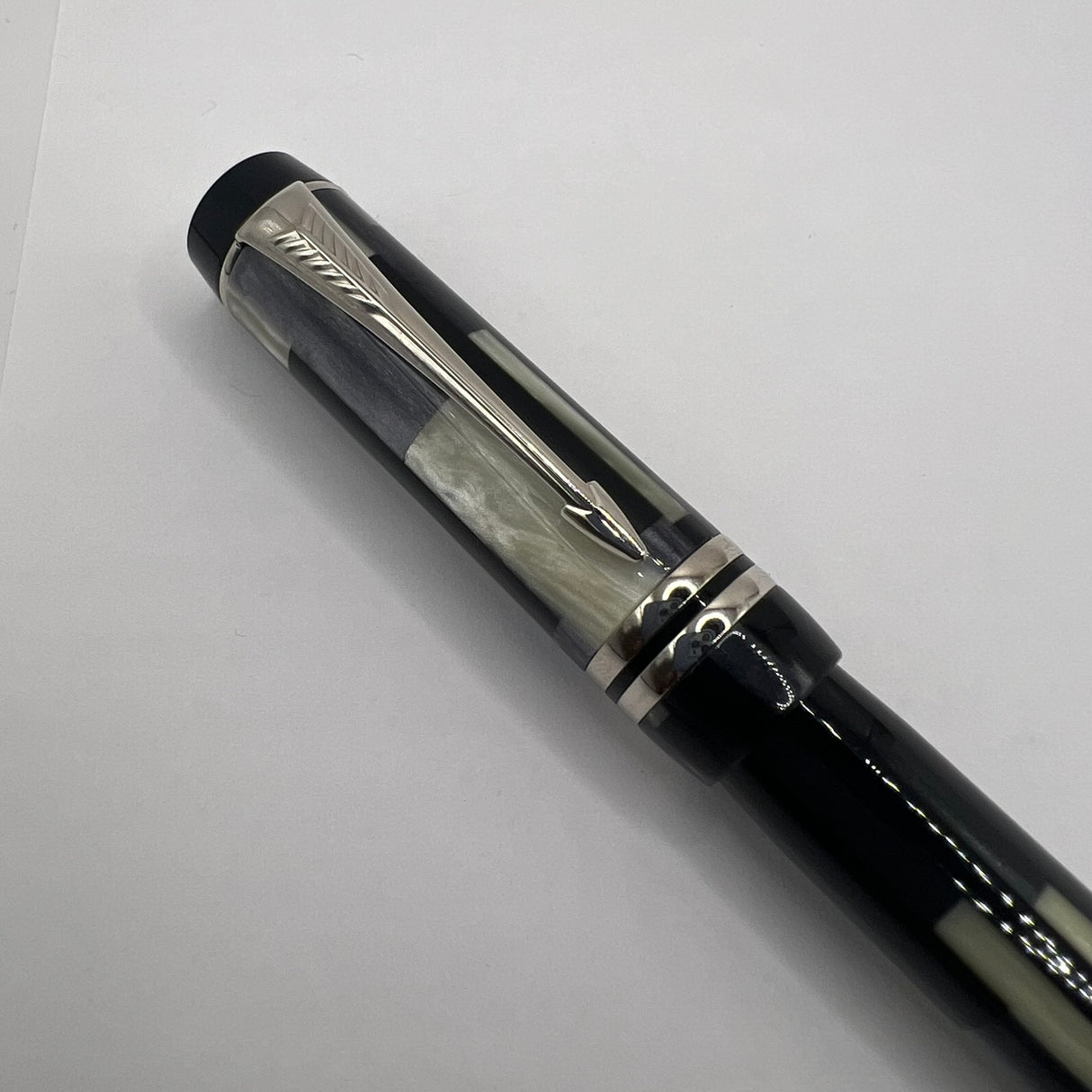 Parker Duofold Black Mosaic International Fountain Pen - Medium 18kt Gold Nib