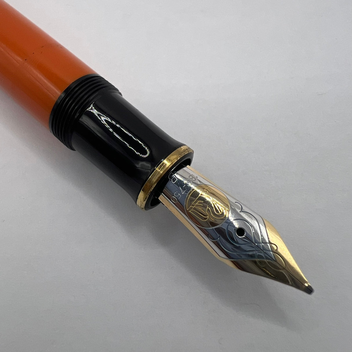 Pelikan M800 Souveran Burnt Orange Fountain Pen - Medium 18kt Gold Nib