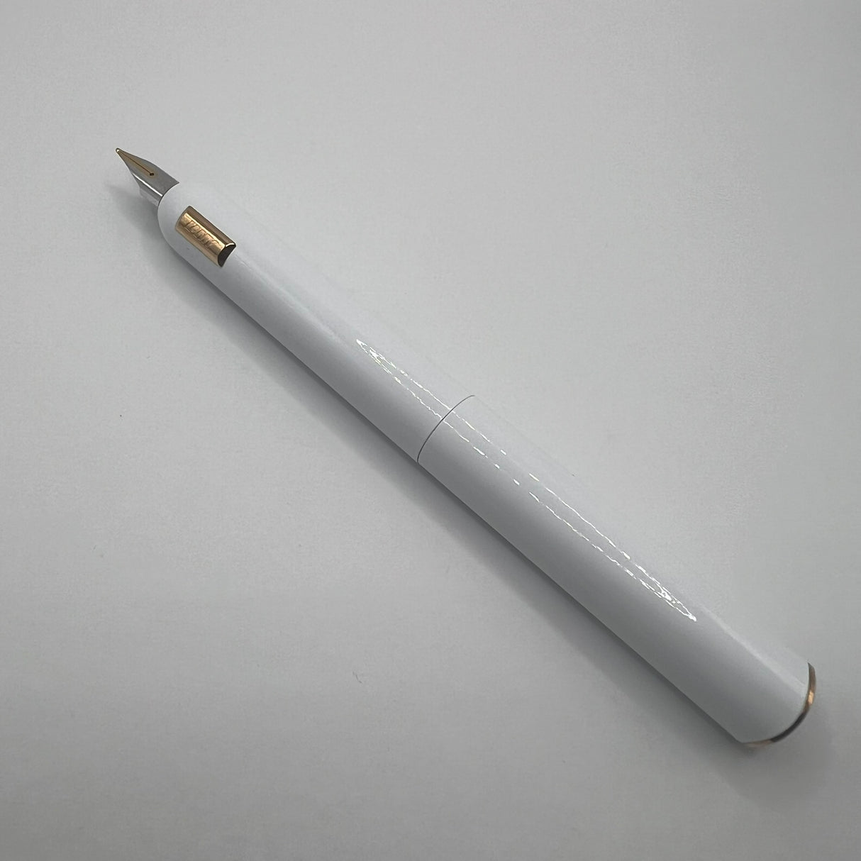 Lamy Dialog CC White Lacquered Retractable Nib Fountain Pen - Broad 14kt Gold Nib