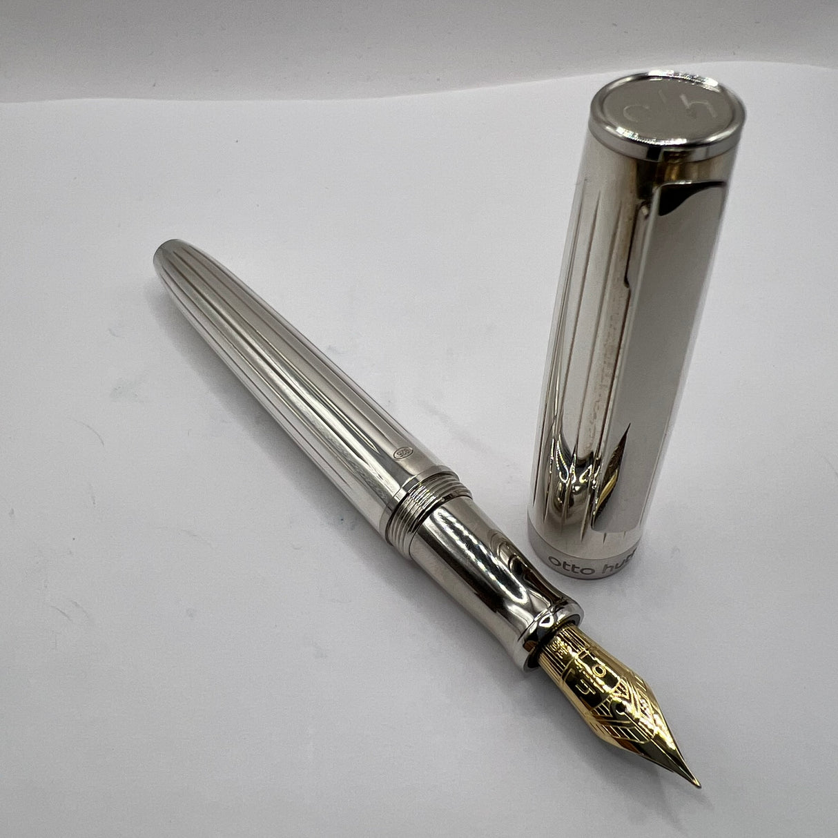 Otto Hutt 07 Design Sterling Silver Top-of-the-Line Fountain Pen - Large Fine Semi-Flex 18kt Gold Nib