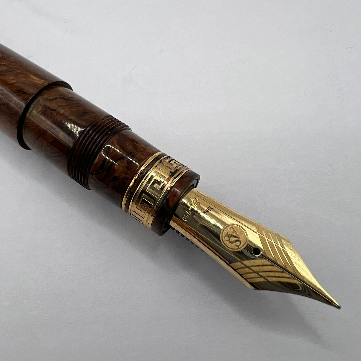 ASC (Armando Simoni Club) Ogiva Oversized Extra Art Nouveau Burl Celluloid Fountain Pen Ltd Ed - Medium Magic Flex #8 Size 18kt Gold Nib