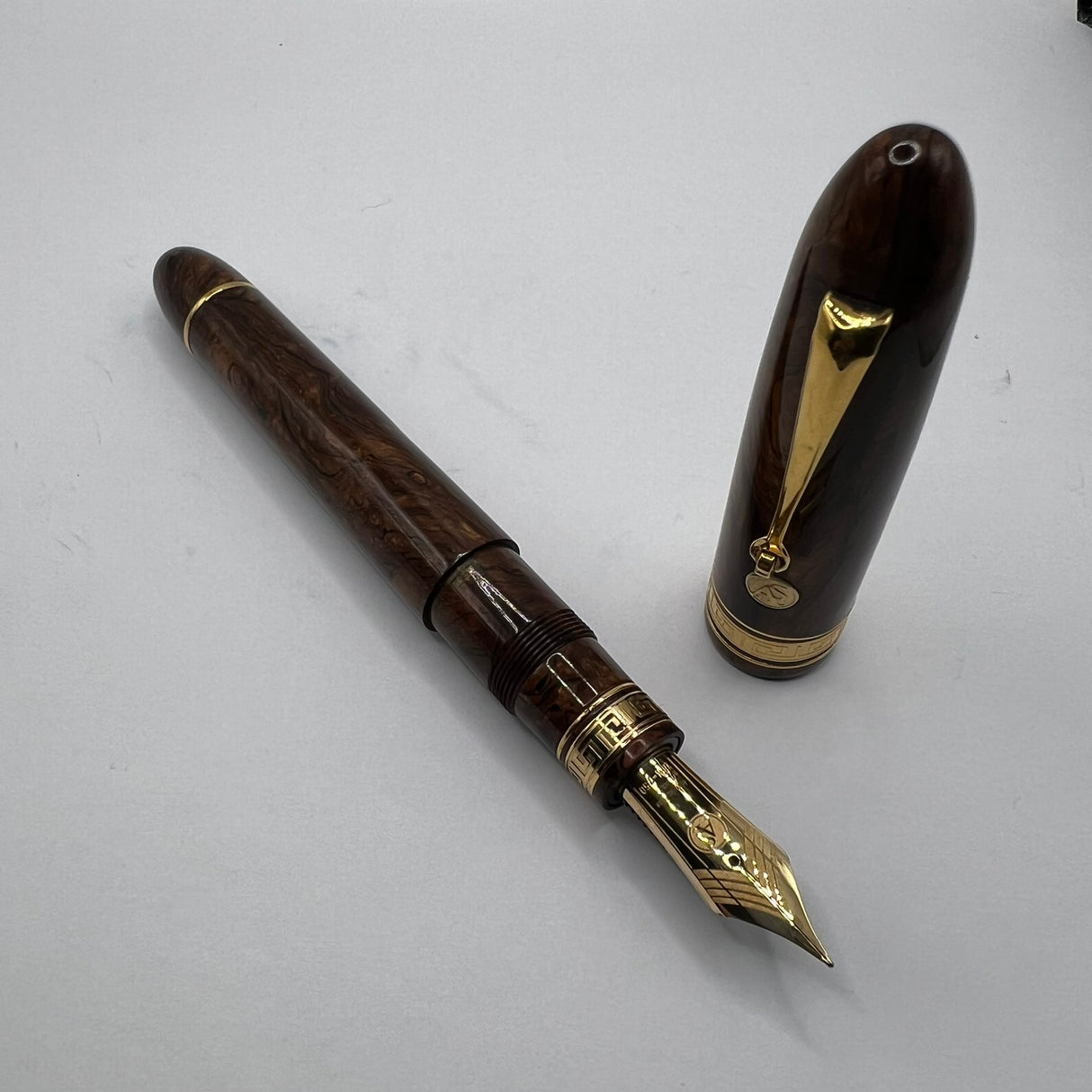 ASC (Armando Simoni Club) Ogiva Oversized Extra Art Nouveau Burl Celluloid Fountain Pen Ltd Ed - Medium Magic Flex #8 Size 18kt Gold Nib
