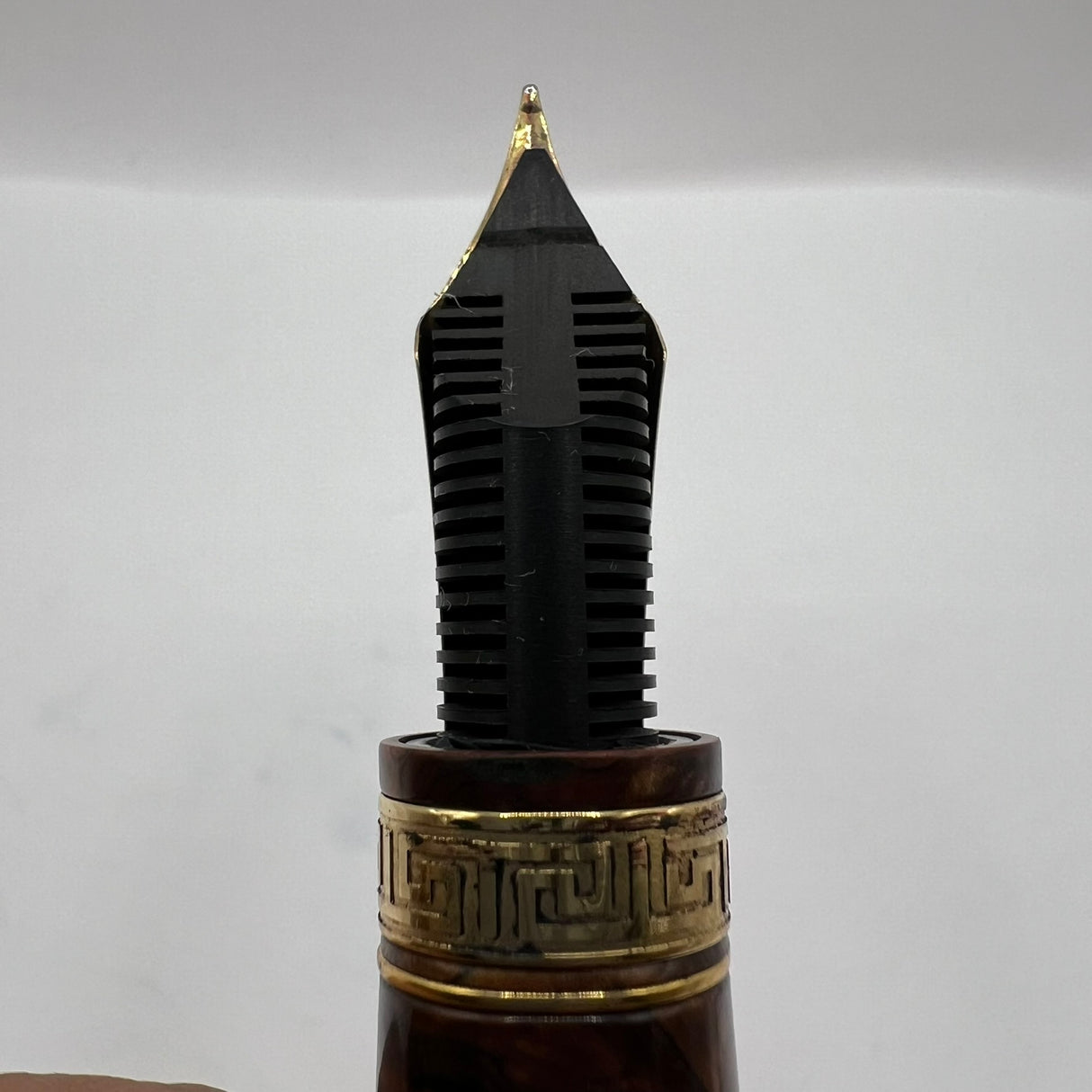 ASC (Armando Simoni Club) Ogiva Oversized Extra Art Nouveau Burl Celluloid Fountain Pen Ltd Ed - Medium Magic Flex #8 Size 18kt Gold Nib