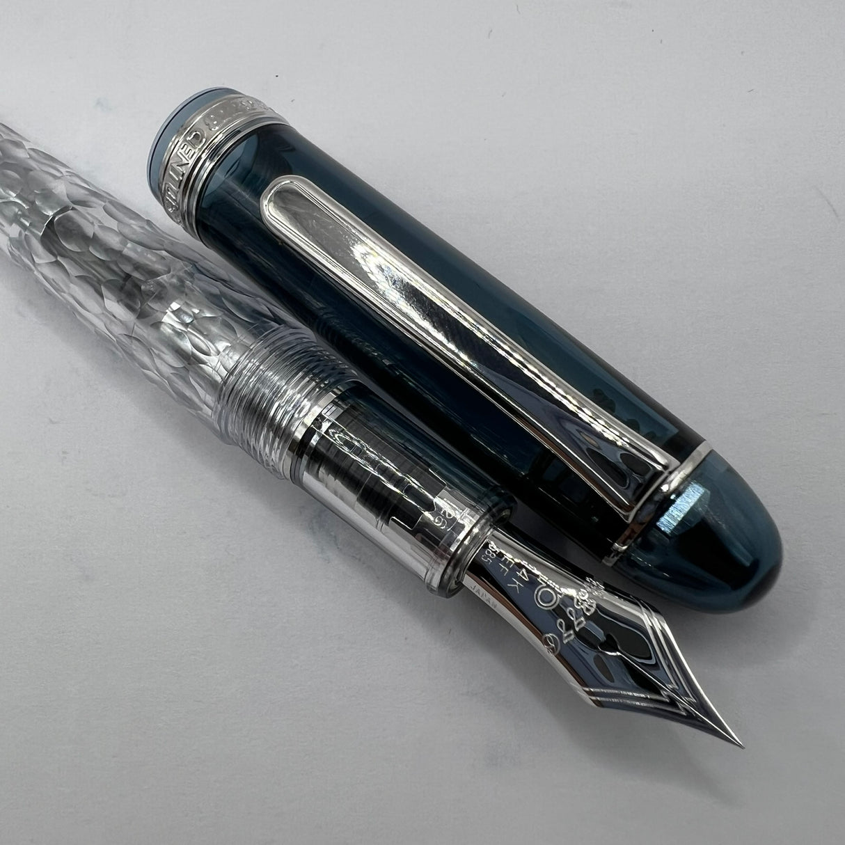 Platinum #3776 Century Fuji Unkei Fountain Pen - Kinu-Gumo (Limited Edition) - Extra Fine 14kt Gold Nib