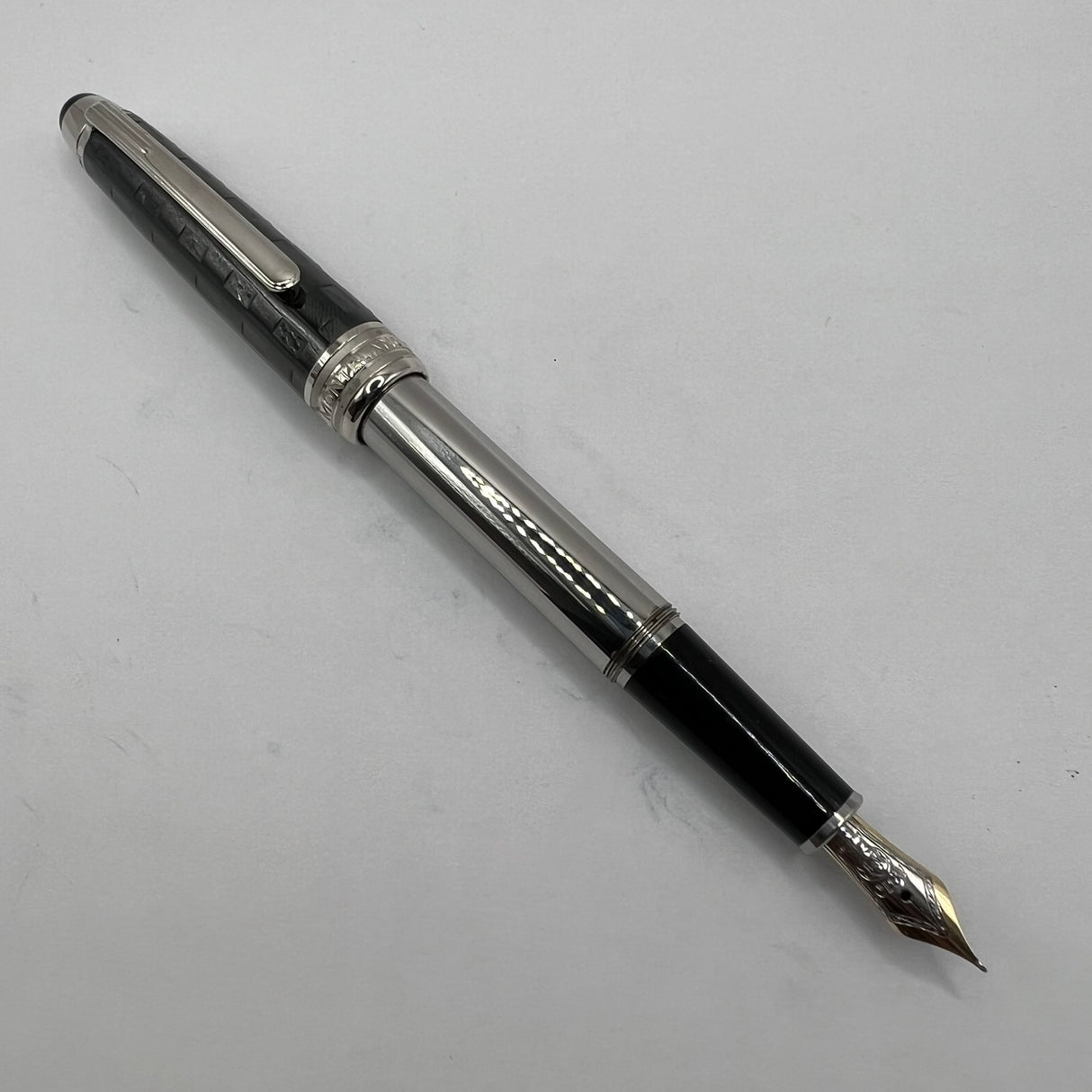 Montblanc Solitaire Ceramic Black Prisma Classique #145 Fountain Pen - Fine 14kt Gold Nib