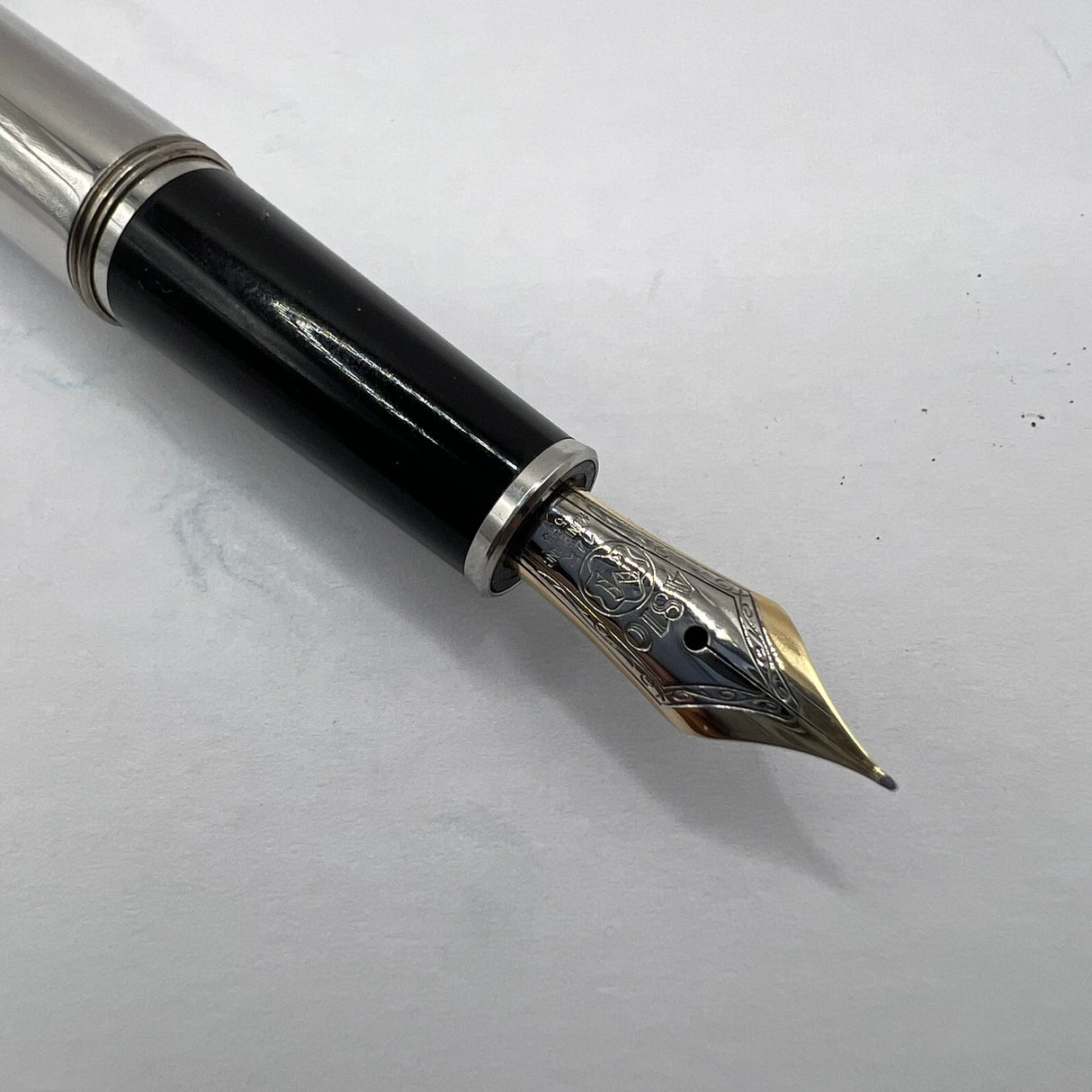 Montblanc Solitaire Ceramic Black Prisma Classique #145 Fountain Pen - Fine 14kt Gold Nib