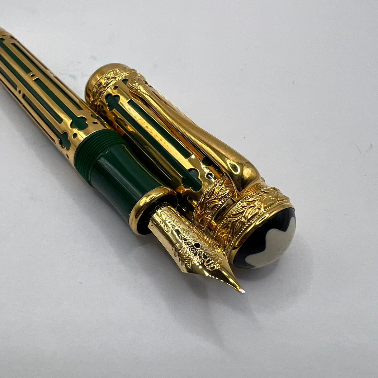 Montblanc Peter The Great Patron Of The Arts Limited Edition Fountain Pen- Fine 18t Gold Nib