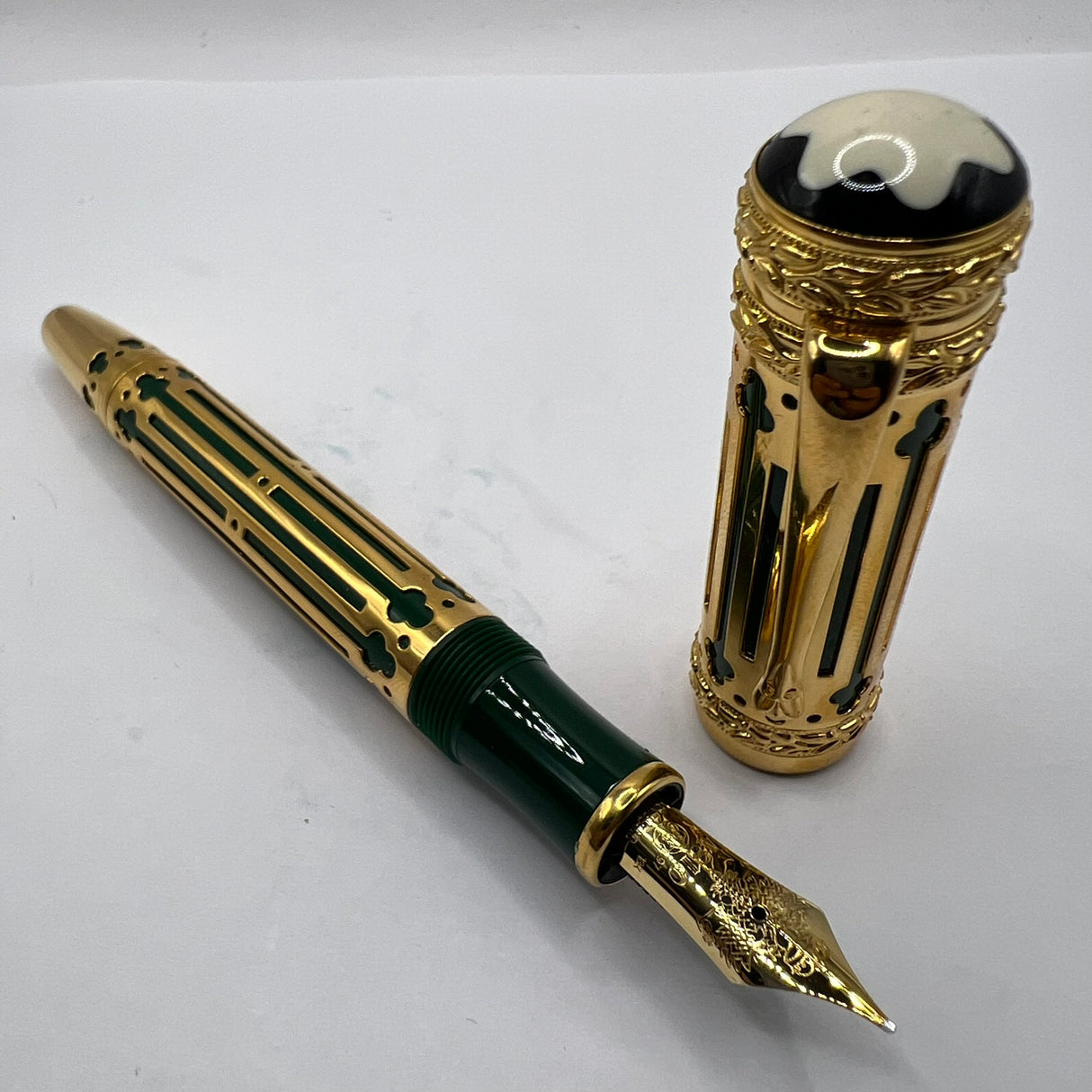 Montblanc Peter The Great Patron Of The Arts Limited Edition Fountain Pen- Fine 18t Gold Nib