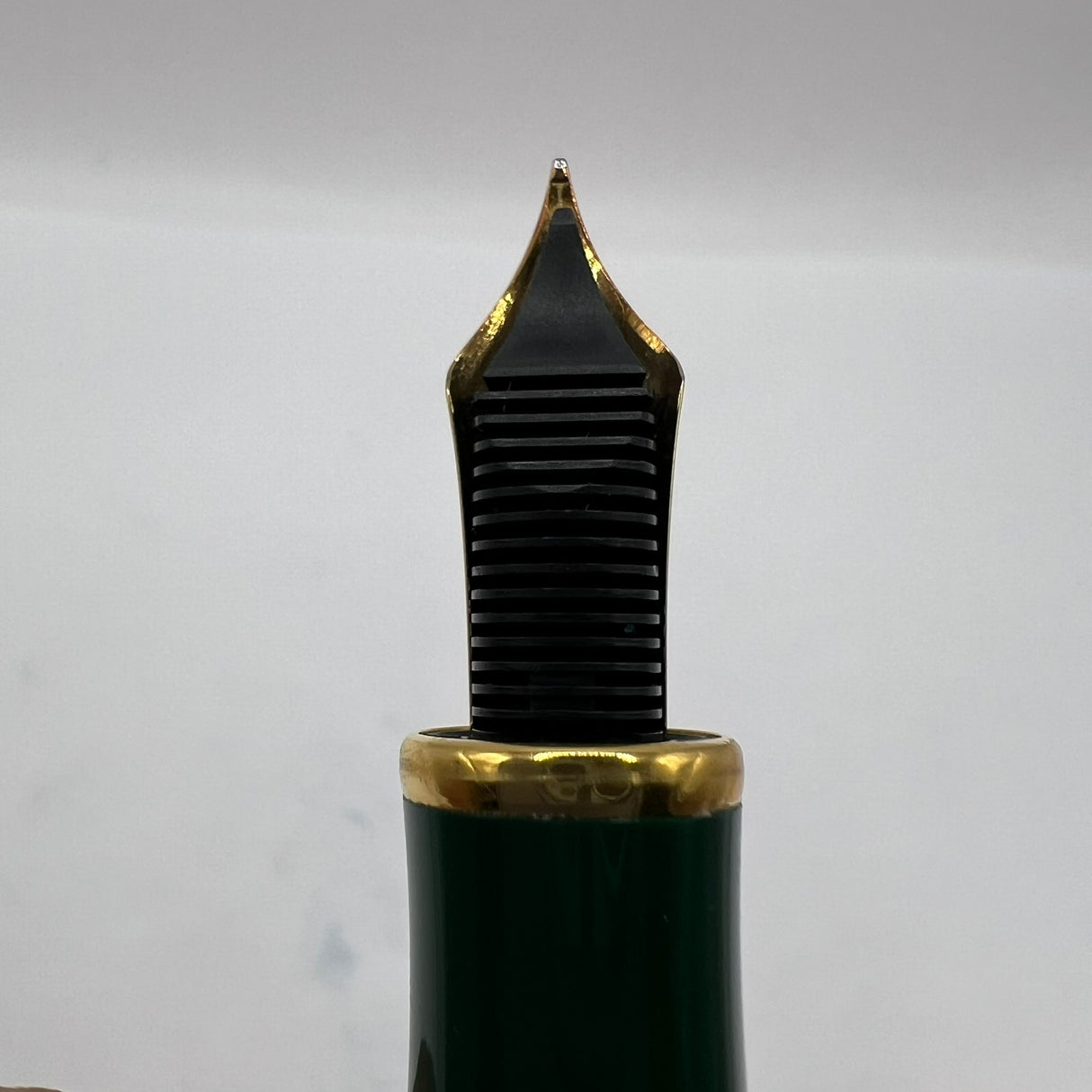 Montblanc Peter The Great Patron Of The Arts Limited Edition Fountain Pen- Fine 18t Gold Nib
