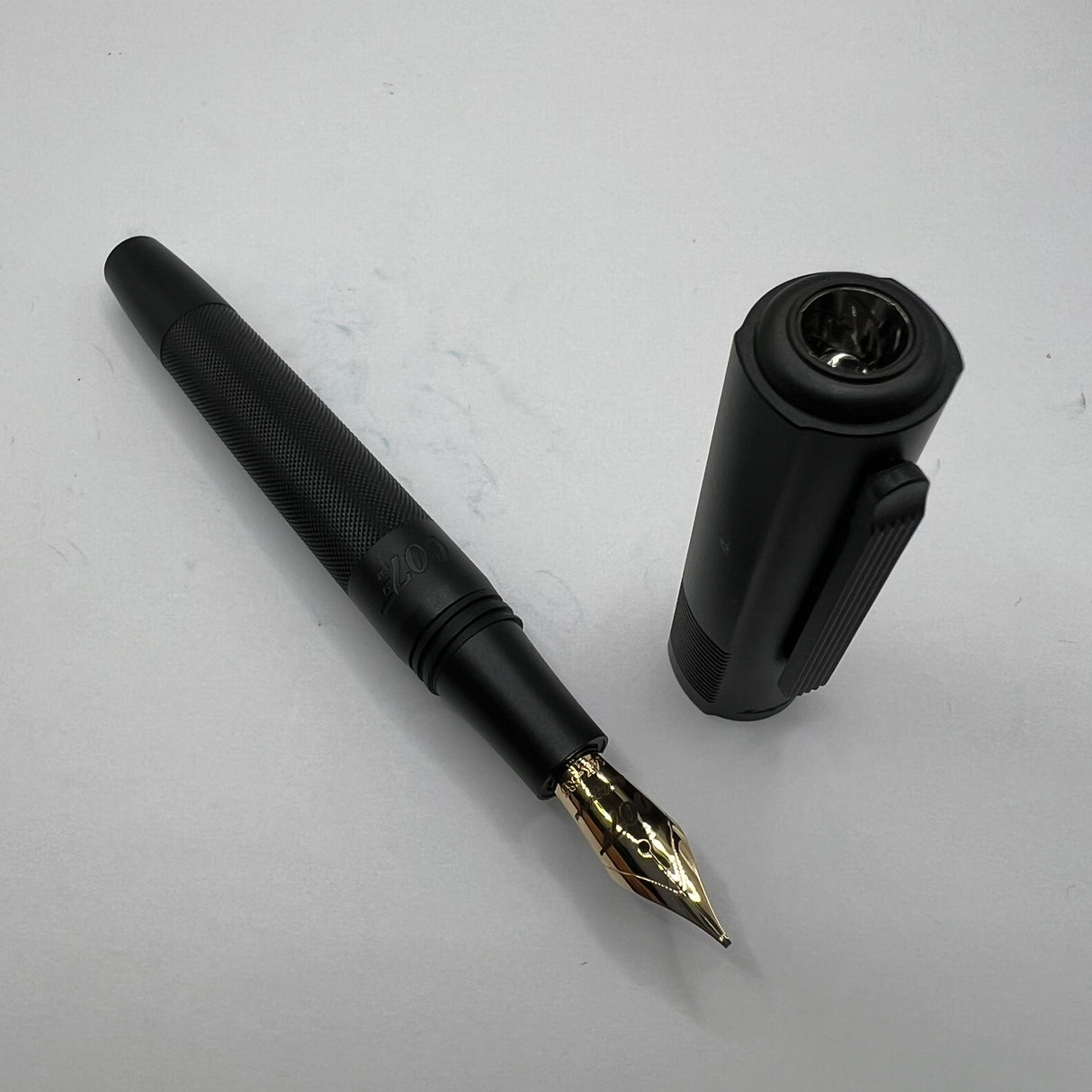 Montegrappa 007 James Bond Special Issue Fountain Pen - STUB 1.1mm 14kt Gold Nib