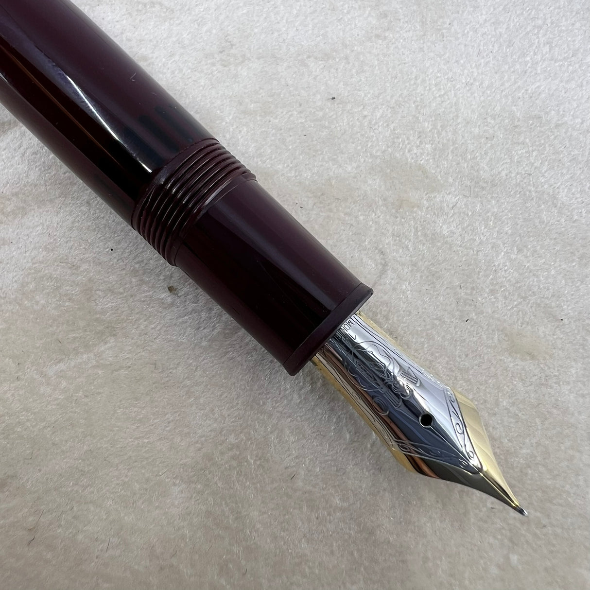 Montblanc Meisterstuck #146 LeGrand Bordeaux Fountain Pen - Fine 14kt Gold Nib - Engraved Cap