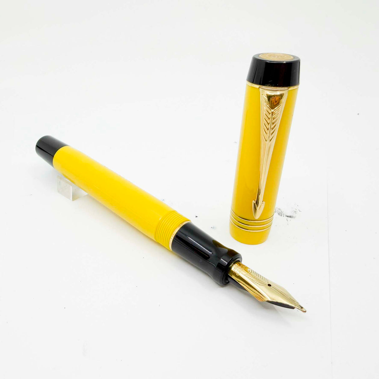 Parker Duofold Centennial Mandarin Yellow Limited Edition Fountain Pen - Medium 18kt Gold Nib