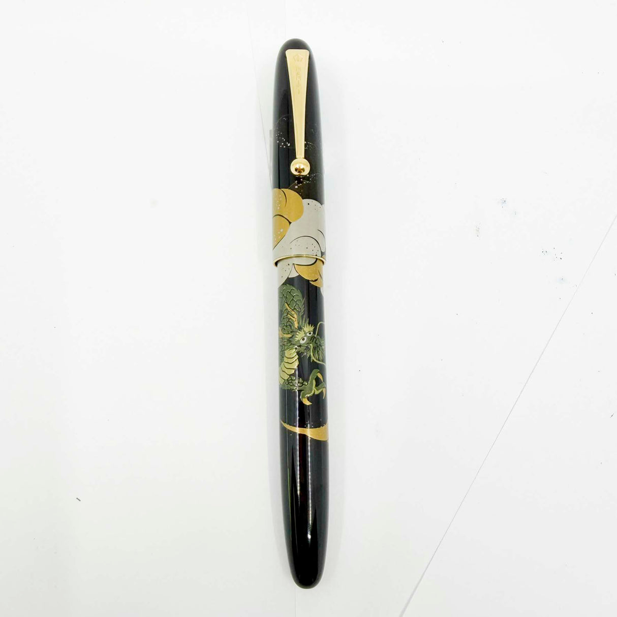 Namiki Nippon Art Dragon with Cumulus Fountain Pen - Medium 14kt Gold Nib