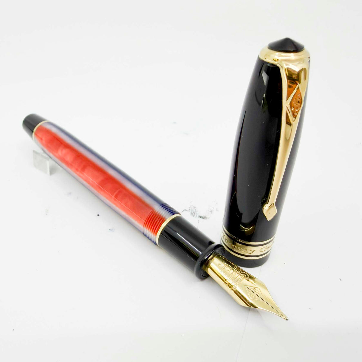 Conway Stewart "The Garner 100" Patriot Striped Barrel Limited Edition Fountain Pen - Medium 18kt Gold Nib