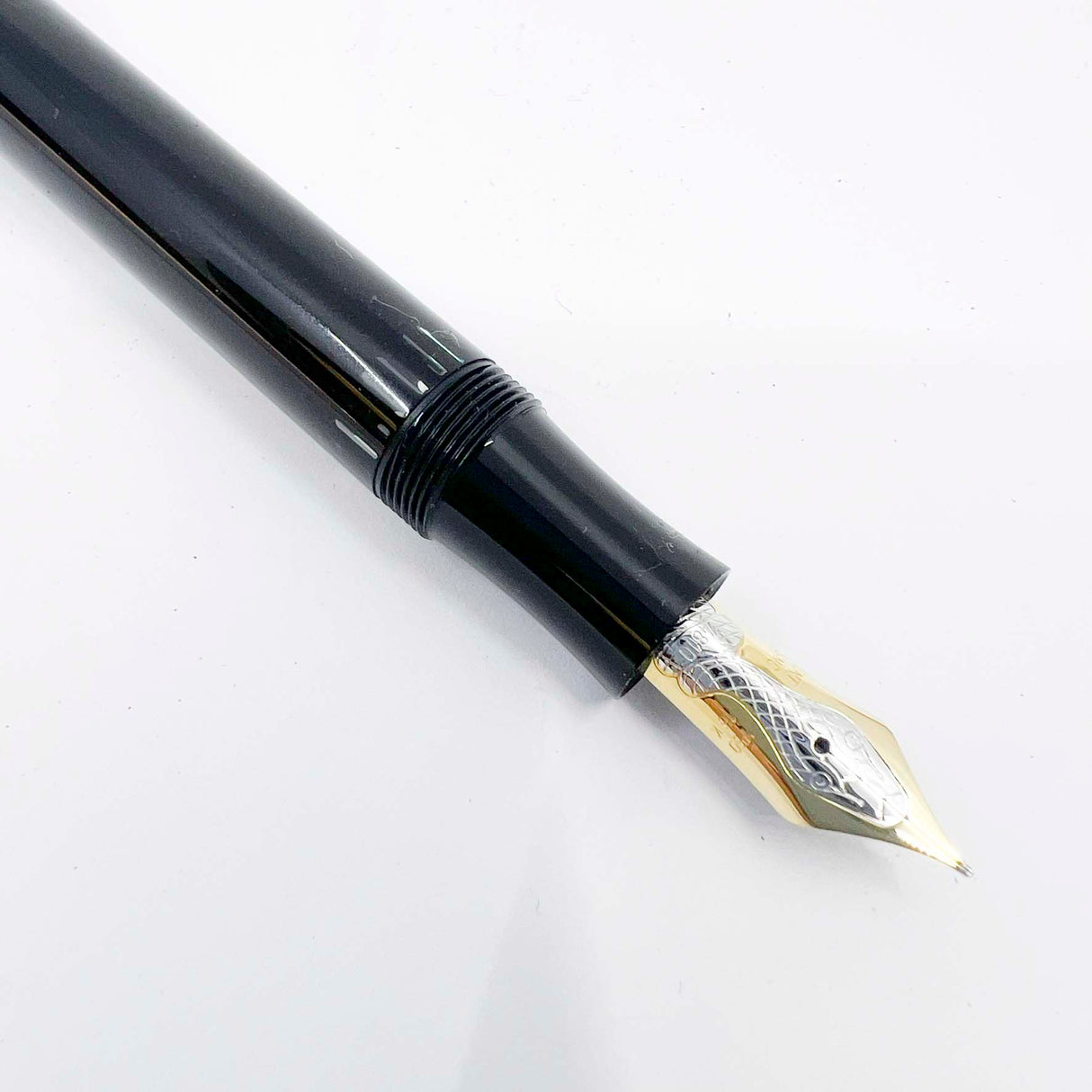 Montblanc Agatha Christie Sterling Silver Limited Edition Fountain Pen - Fine 18kt Gold Nib