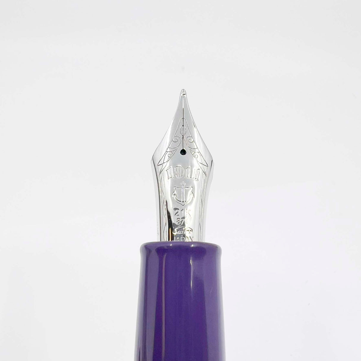 Sailor King of Pens Purple Urushi Ebonite Bespoke Special Edition Fountain Pen - Naginata Togi Medium Fine 21kt Gold Nib