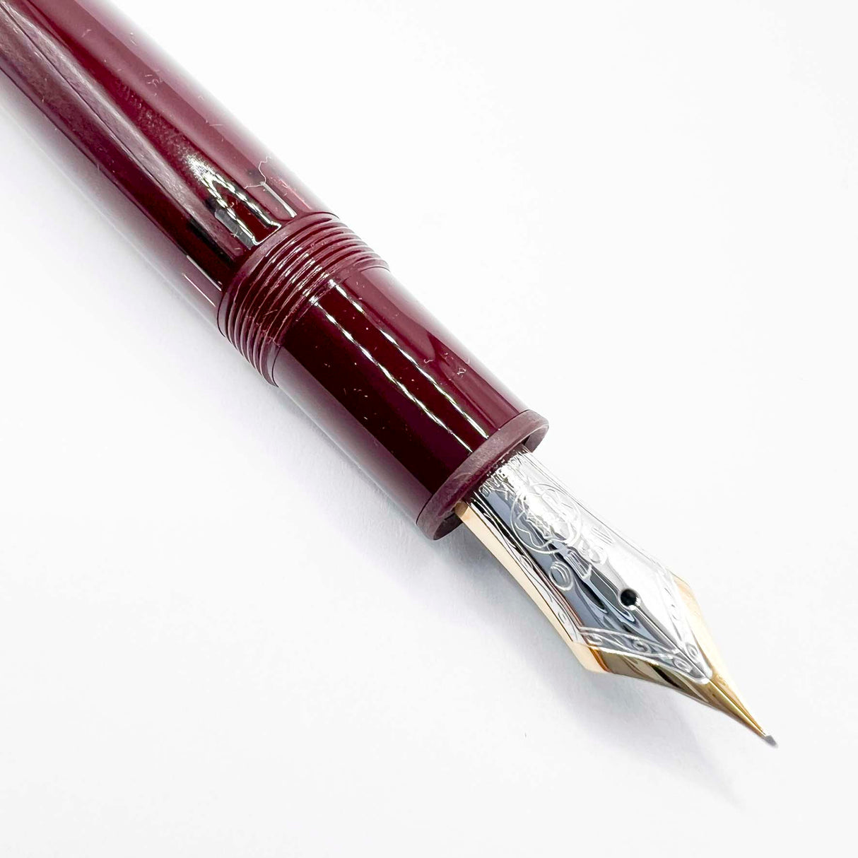 Montblanc Meisterstuck Bordeaux Resin #146 LeGrand Fountain Pen - Extra Fine 14kt Gold Nib