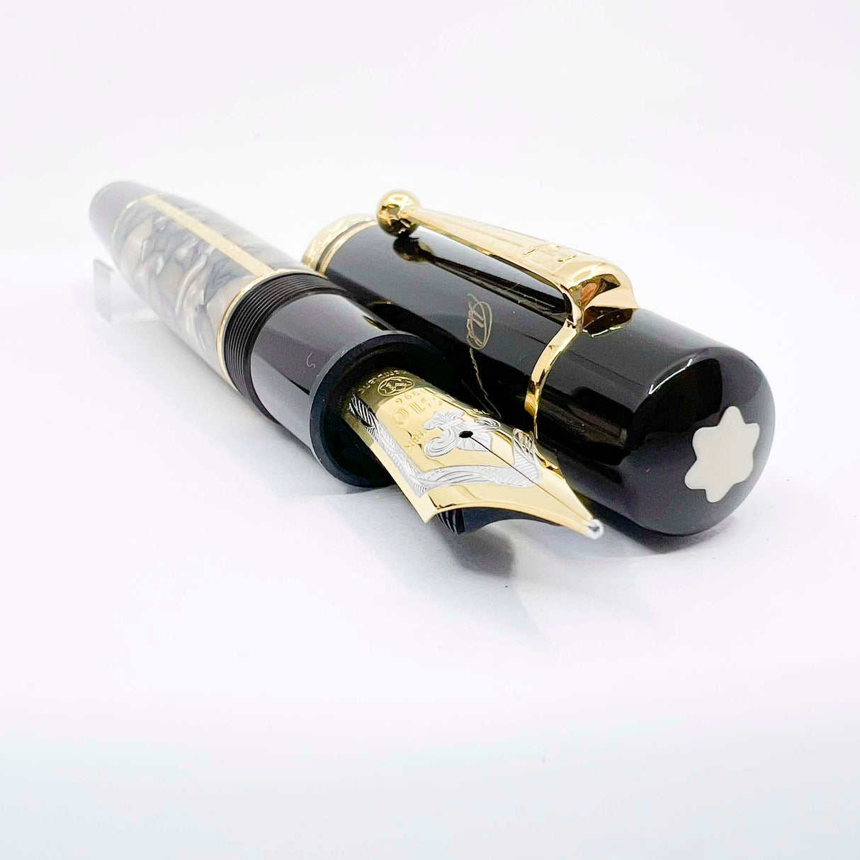 Montblanc Alexandre Dumas (Correct Signature) Writer Series Ltd. Ed. Fountain Pen - Medium 18kt Gold Nib