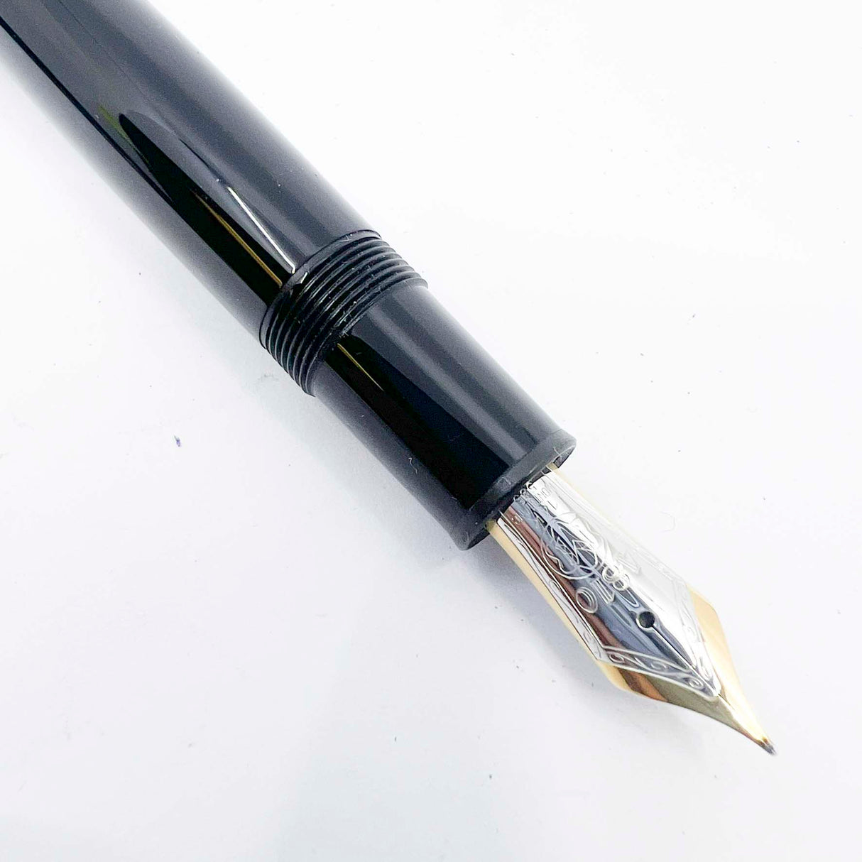 Montblanc #147 Traveler Black Resin CARTRIDGE-FILL LeGrand Meisterstuck Fountain Pen - Fine 14kt Gold Nib