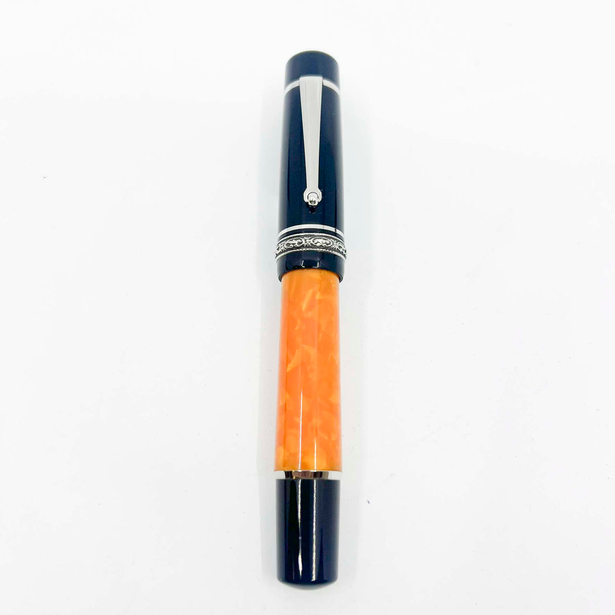 Delta Original DolceVita Mid-Size, .925 Sterling Silver Trim Fountain Pen - Broad 18kt Gold Nib