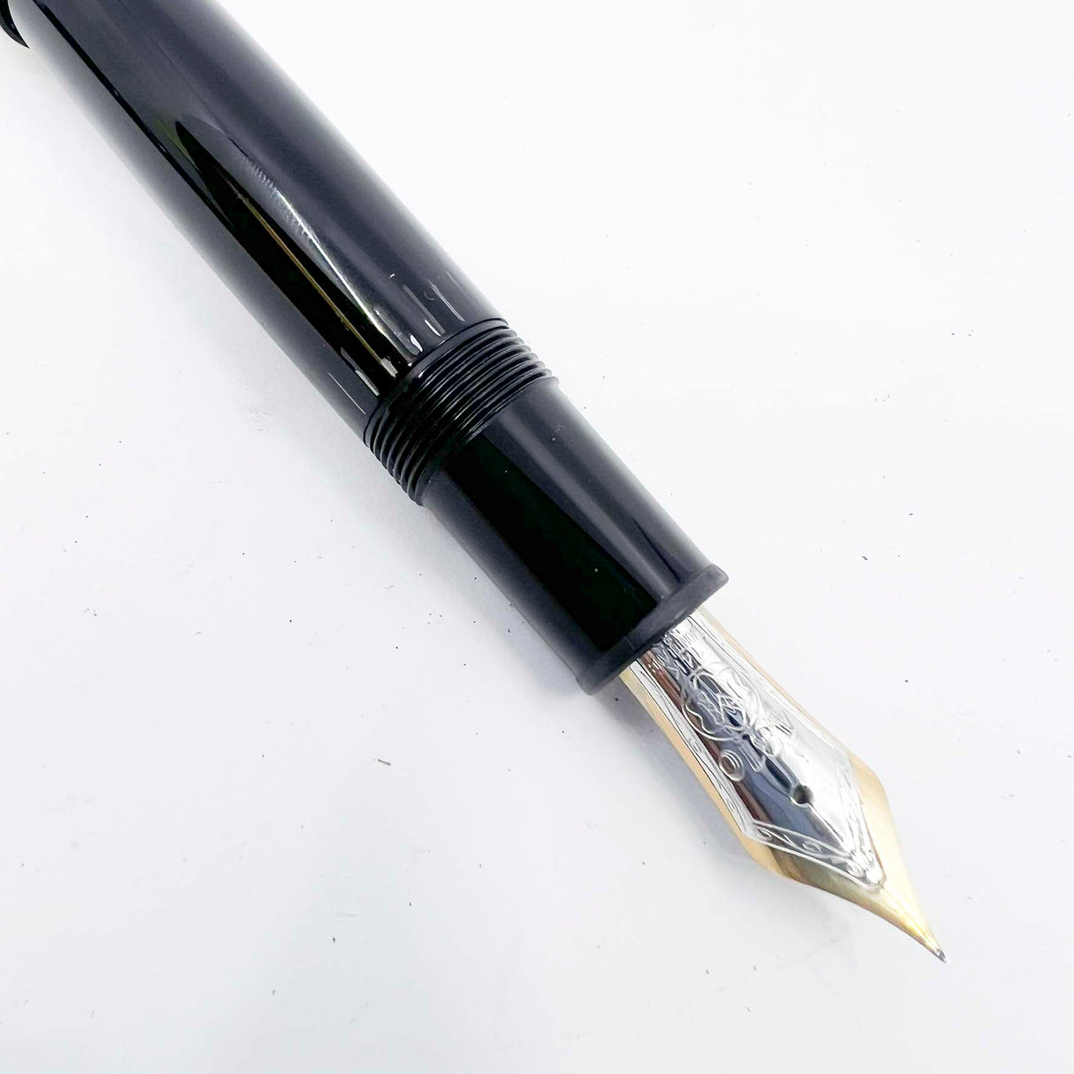 Montblanc Meisterstuck Black Resin #146 LeGrand Fountain Pen - Extra Fine 14kt Gold Nib