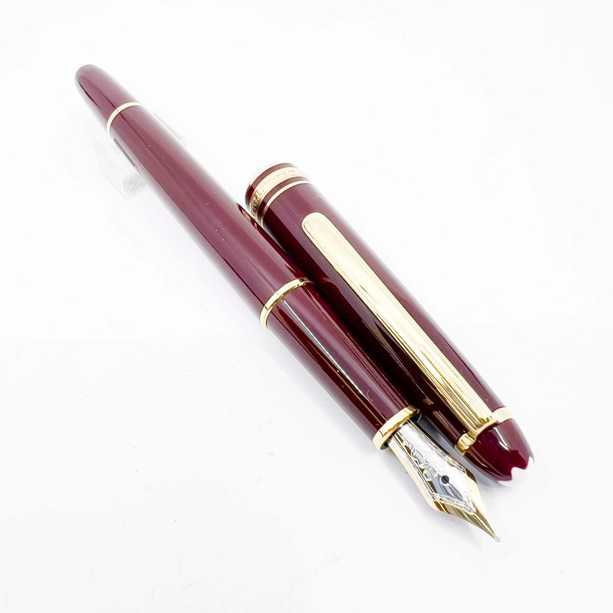 Montblanc #144R Bordeaux Resin Classique Fountain Pen - Fine 14kt Gold Nib