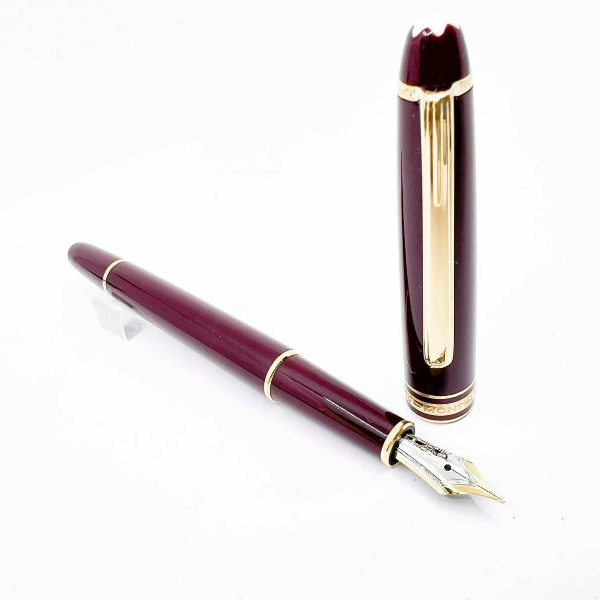 Montblanc #144R Bordeaux Resin Classique Fountain Pen - Fine 14kt Gold Nib