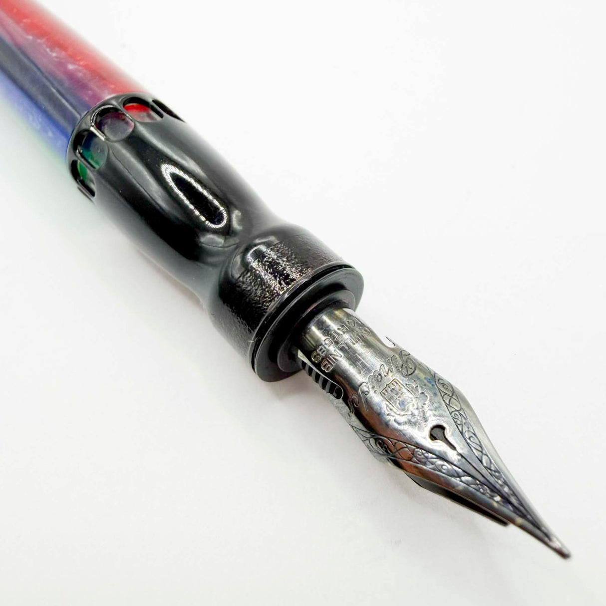 Pineider Arco Stilo Rainbow Fountain Pen Limited Edition La Grande Belezza - Fine 14kt Gold Quill Nib