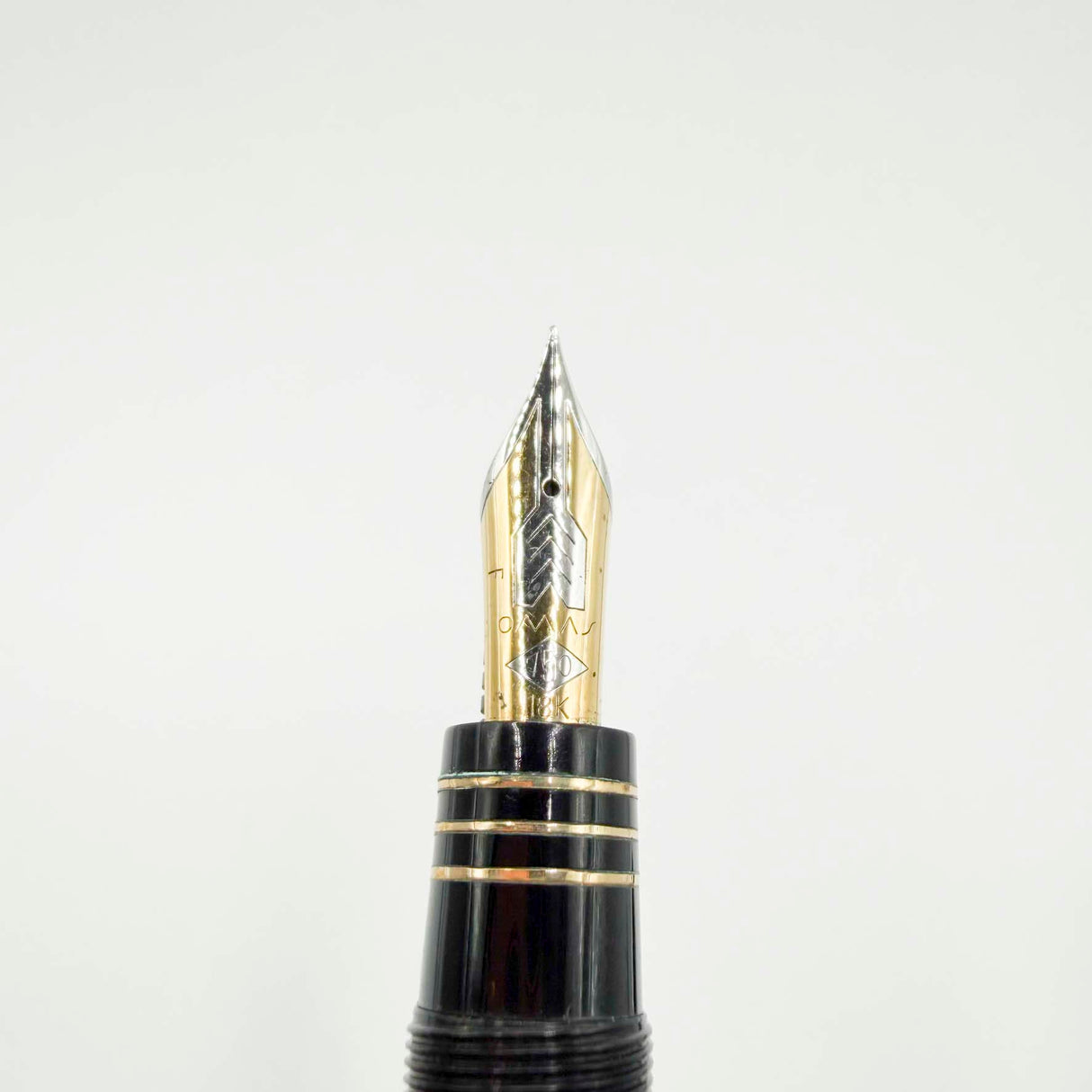 OMAS Ogiva Museum of Modern Art New York Black Fountain Pen - Fine 18kt Gold Nib